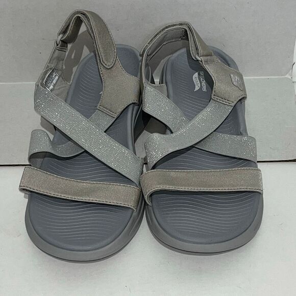 Skechers Women's Gray GO WALK Arch Fit Astonish Strap Sandals Size 10 NWT - Picture 1 of 12